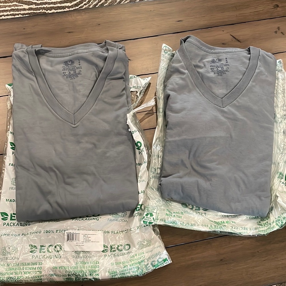 New in Bag 3 Pack Sizes M Fruit of the Loom Dark Gray V Neck shirts - Picture 6 of 14